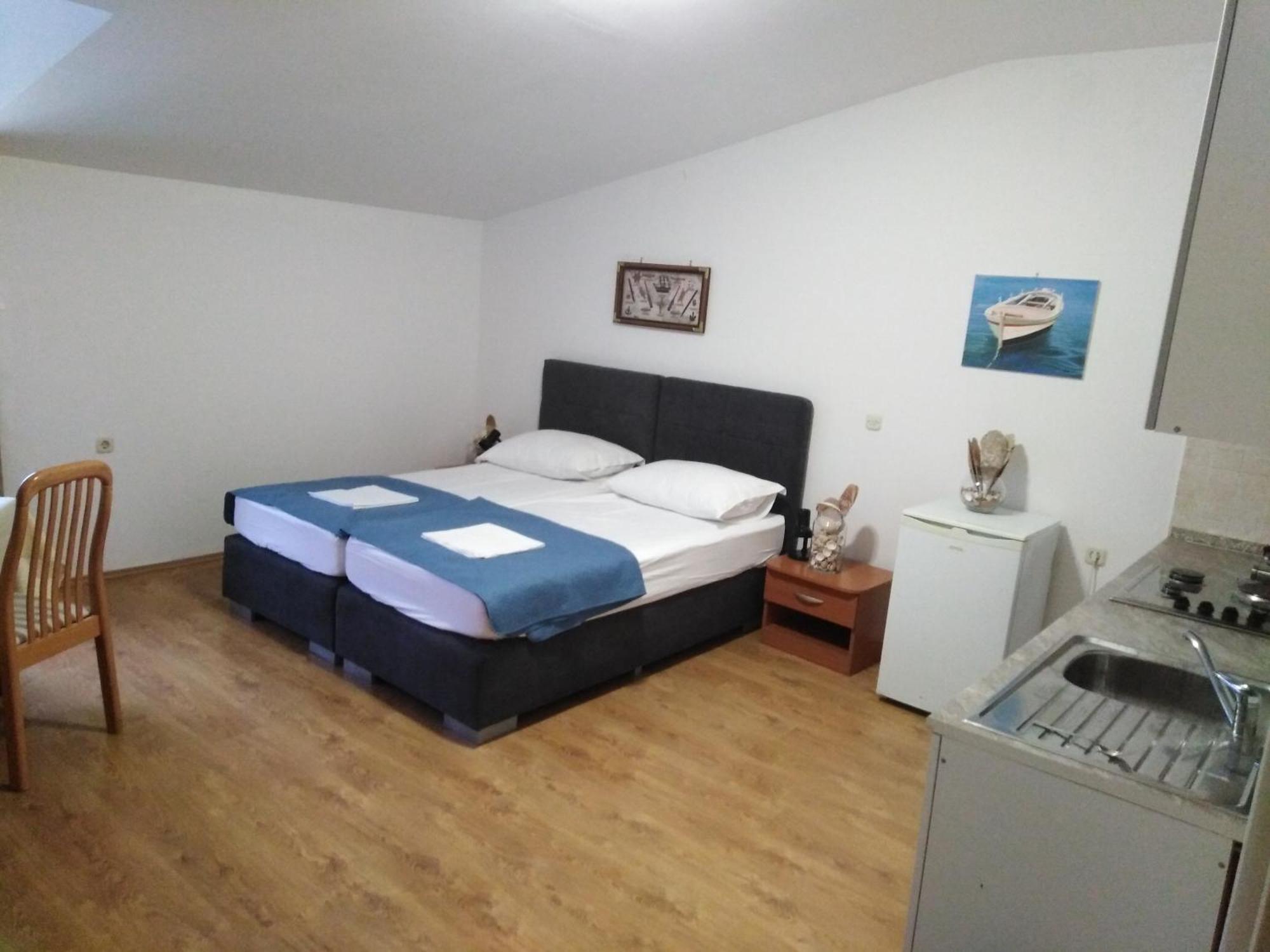 Tonino Apartments Đảo Pag Ngoại thất bức ảnh