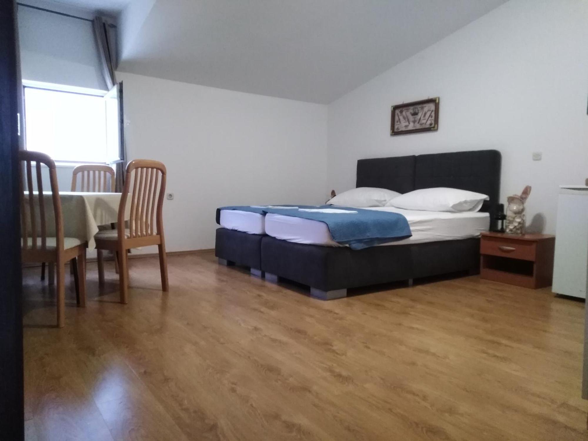 Tonino Apartments Đảo Pag Ngoại thất bức ảnh