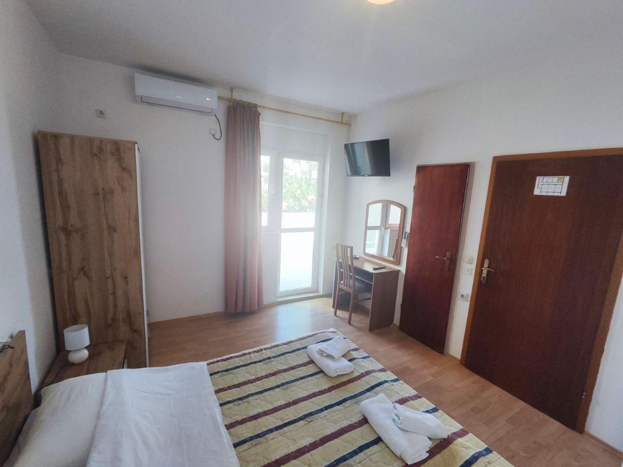Tonino Apartments Đảo Pag Ngoại thất bức ảnh
