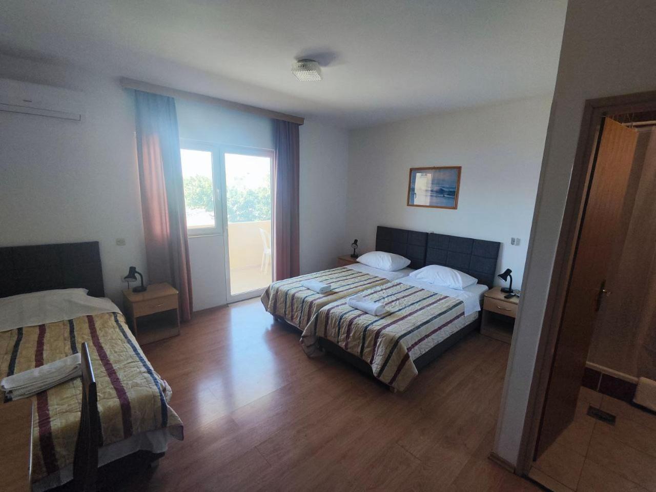 Tonino Apartments Đảo Pag Ngoại thất bức ảnh